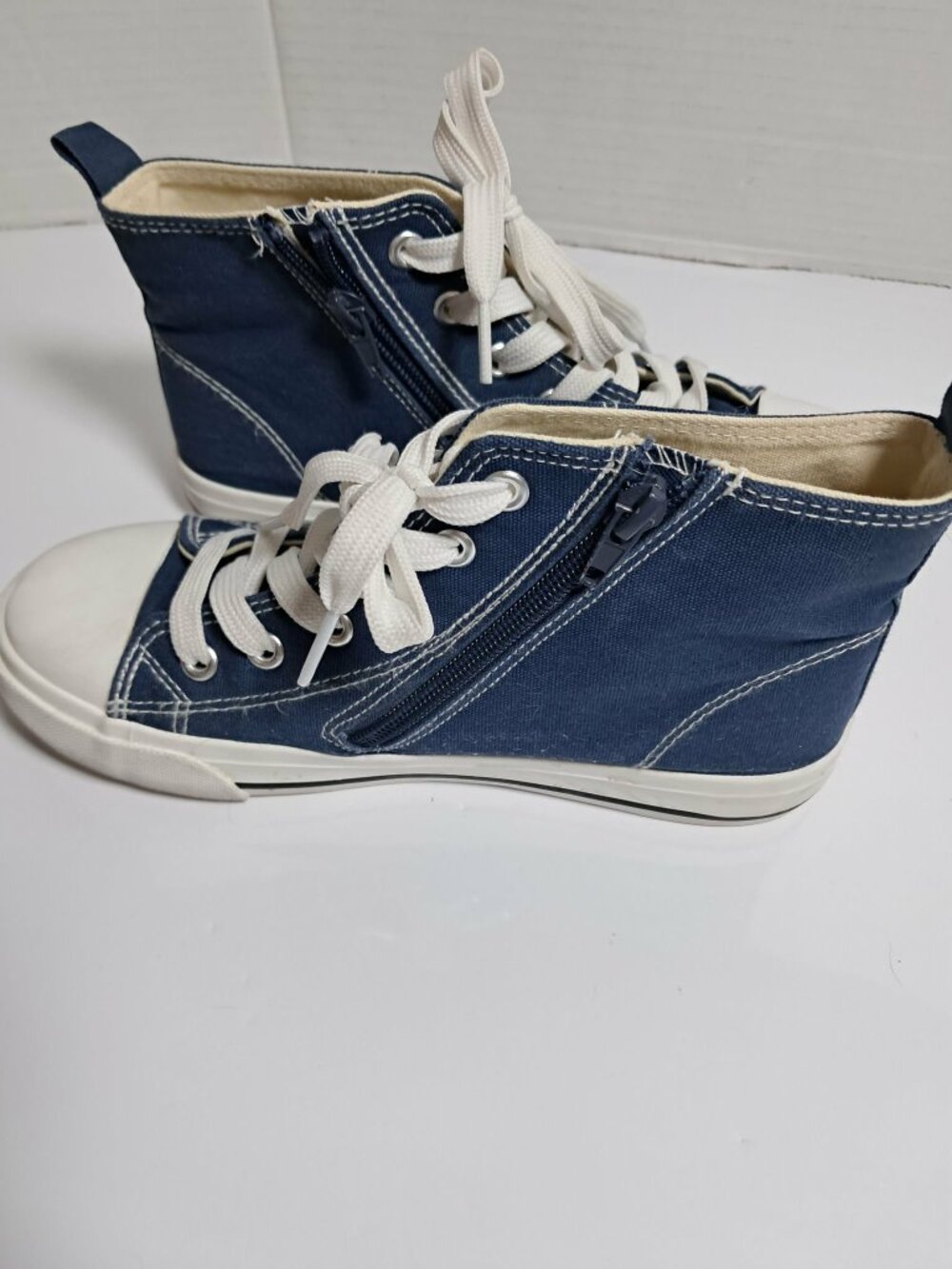 Girls Size 5 Denim Blue High Top Canvas Sneakers Side Zip - Picture 4 of 8